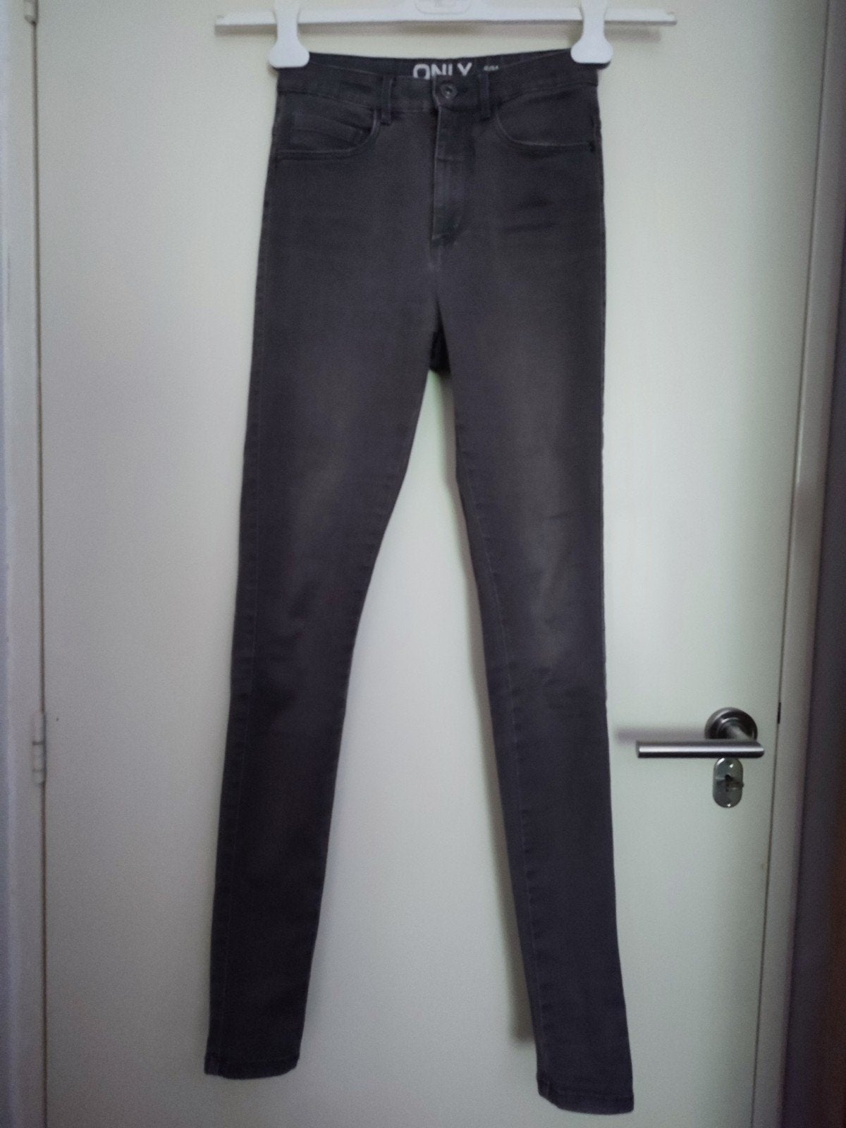 Donkergrijze Only broek - Maat S, Lengte 34, Only, Ophalen of Verzenden, Zo goed als nieuw, Maat 36 (S)