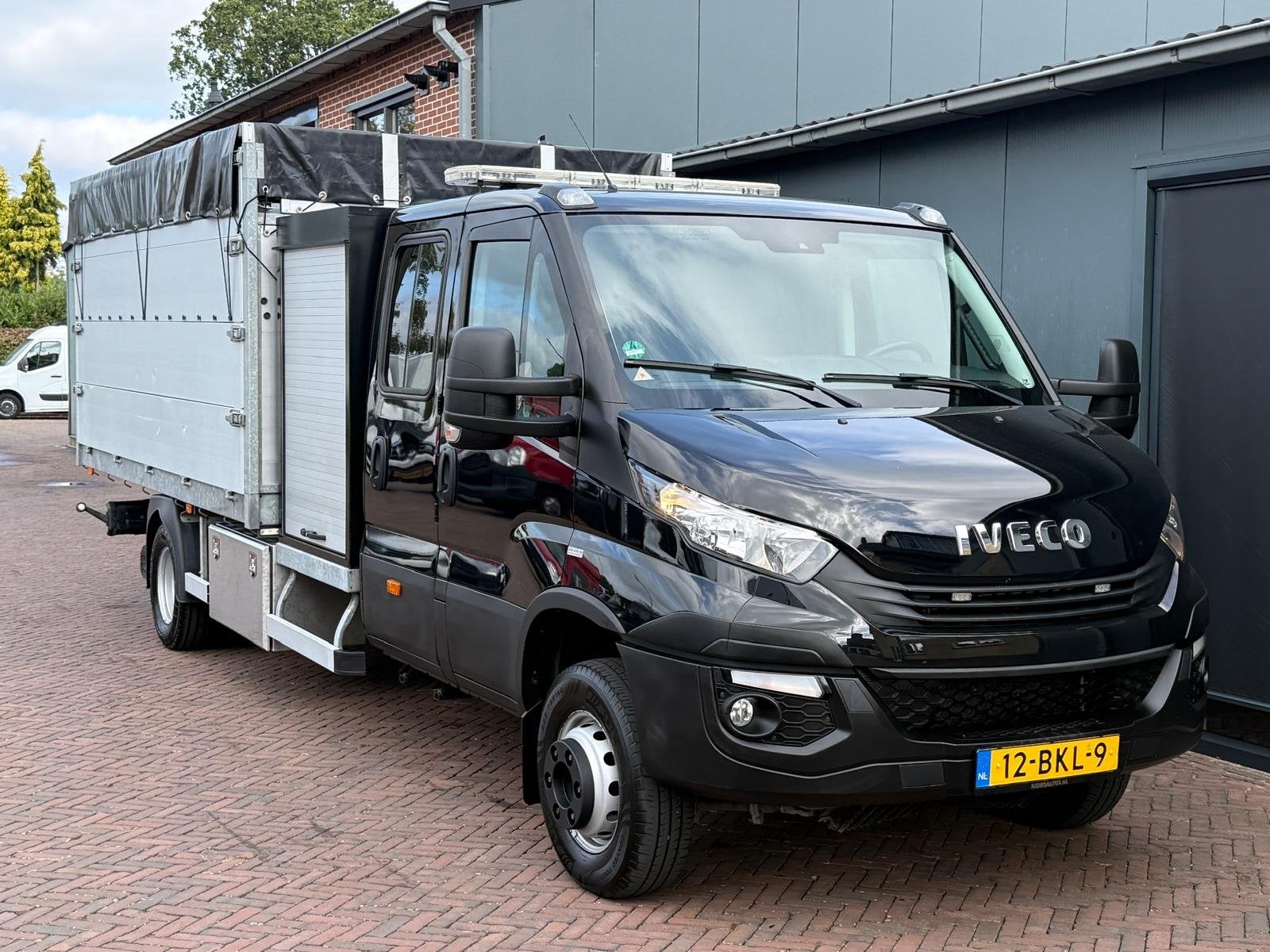 Iveco Daily 70C18 Kipper Dubbel Cabine C1 16 Ton Samenstel V, Auto's, Achterwielaandrijving, Euro 6, Iveco, Zwart