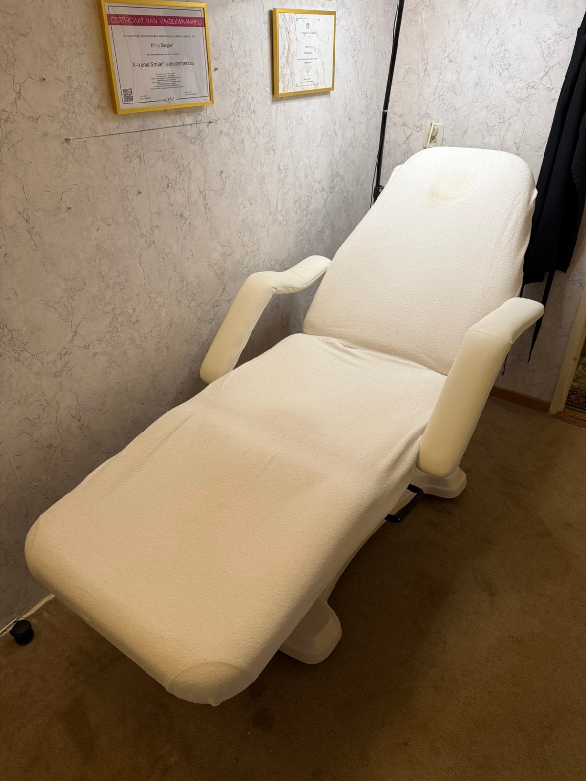 Behandelstoel/ massagestoel/ cosmeticstoel, Ophalen, Zo goed als nieuw, Massagestoel of Kussen