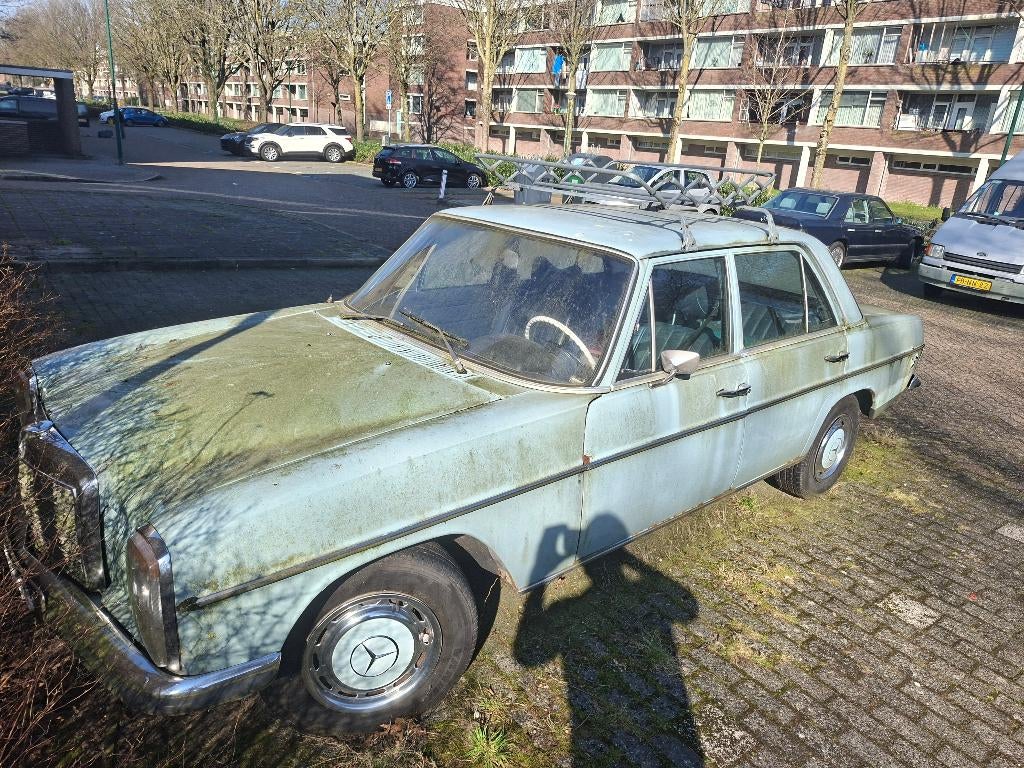 Mercedes-Benz 300 diesel aut1971 babyBlauw met apk, Auto's, Mercedes-Benz, 1390 kg, Blauw, Diesel, Particulier