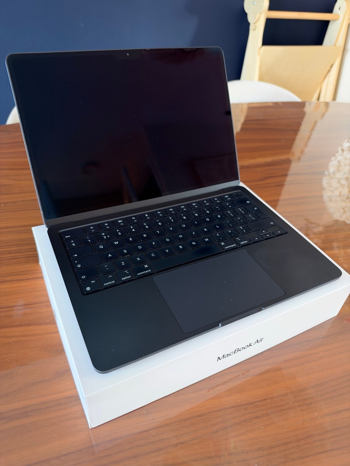 Zgan Apple MacBook Air 13.6 inch M2 256GB Midnight (2022), Ophalen, 256 GB, Qwerty, 8 GB