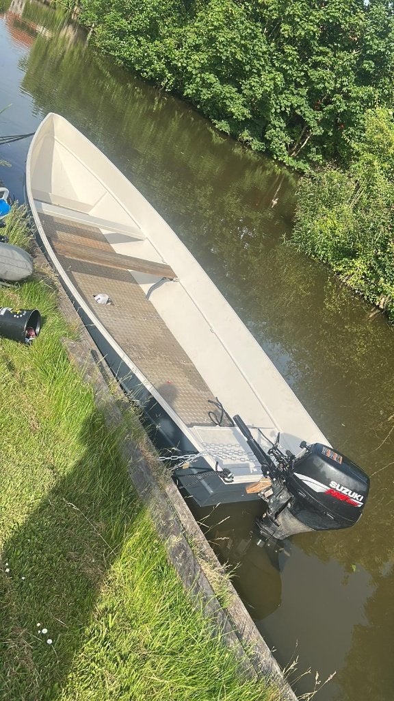 Stalen boot met 15pk suzuki 4 takt - schouw - vlet - sloep, Ophalen, Gebruikt, Motor en Techniek, Motorboot