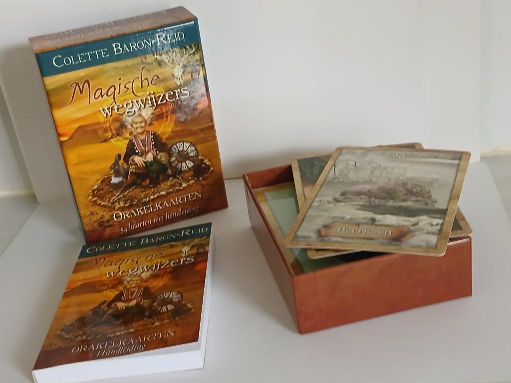 Orakelkaarten Magische Wegwijzers  Colette Baron-Reid, Boeken, Tarot of Kaarten leggen, Overige typen, Ophalen of Verzenden, Zo goed als nieuw