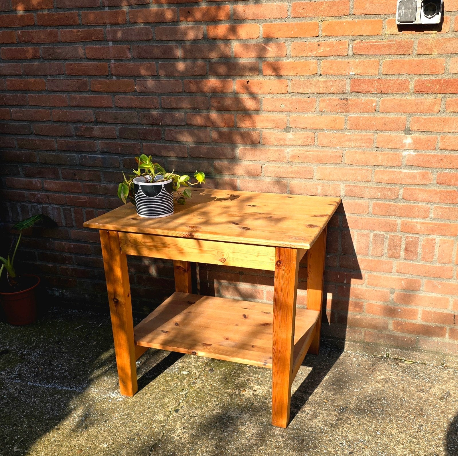 Grenen tafel 2 planken Boekenkast stellingkast oppottafeltje, Ophalen, Gebruikt, 50 tot 100 cm, Nvt