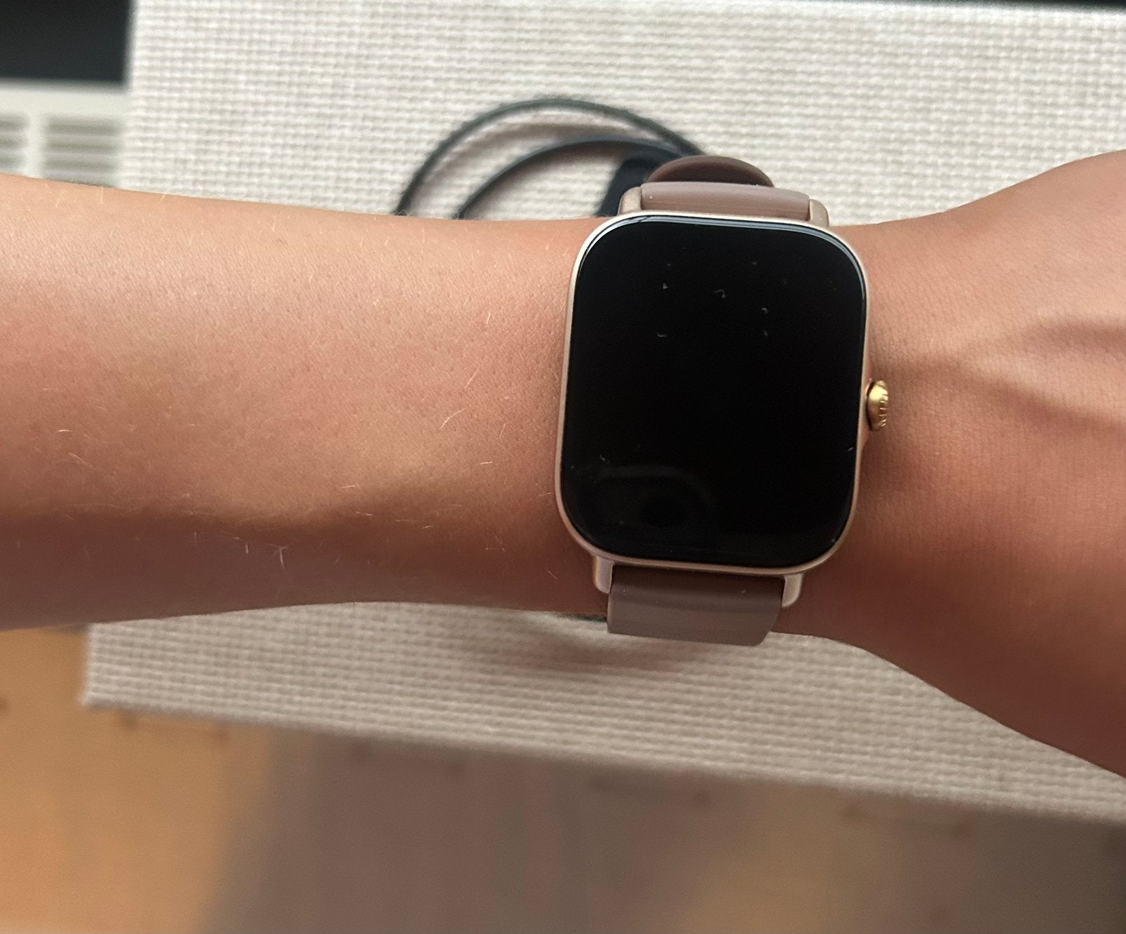Amazfit GTS 3 Smartwatch, Conditie, Ophalen of Verzenden, Zo goed als nieuw, Roze