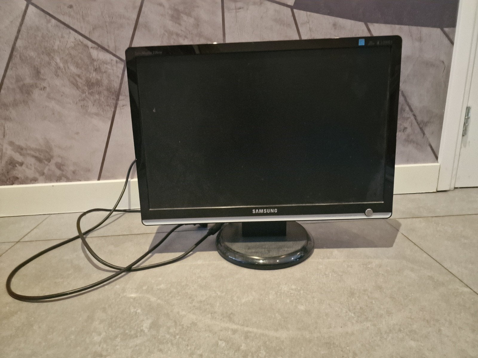 Samsung monitor 22 inch, ideaal voor thuiswerken of studie, Ophalen, Gebruikt, Full HD, Samsung