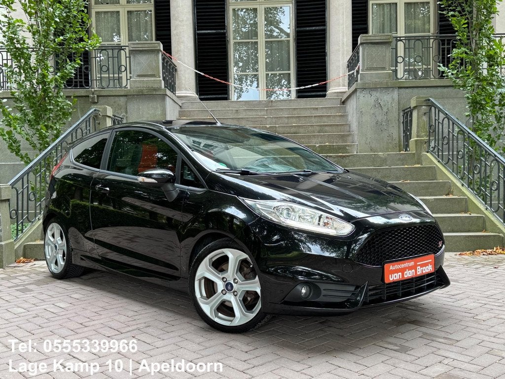 Ford Fiesta 1.6 ST2 182Pk Navi Camera Leder Cruise Climate C, Voorwielaandrijving, 1596 cc, 1063 kg, Gebruikt