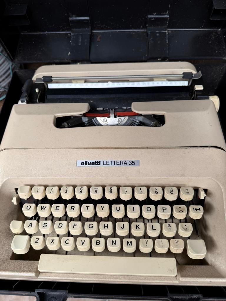 Olivetti LETTERA 35 Old school type machine, Diversen, Typemachines, Ophalen of Verzenden, Gebruikt