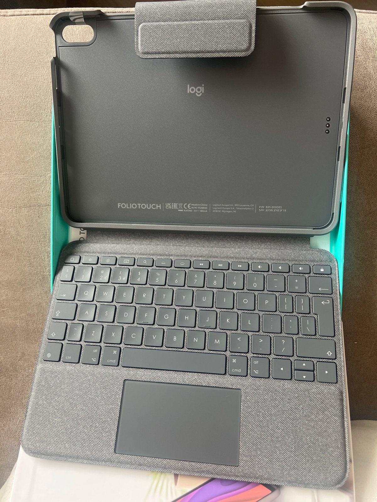 Logitech Folio Touch Keyboard Case iPad Air 4/5, Computers en Software, 10 inch, IPad Air (4th & 5th generation), Nieuw, Bescherming voor- en achterkant