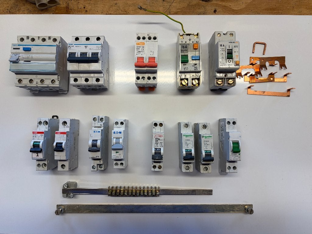 Zekering automaten (DIN-rail), Diensten en Vakmensen, Elektriciens