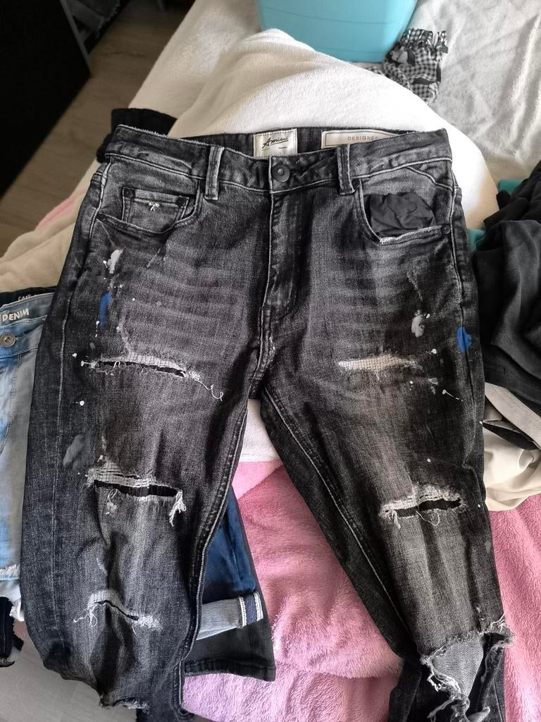 3x Jeans: Amici (W30) & Malellions (2x W28) - Zwart/Grijs, Kleding | Heren, Ophalen of Verzenden, Gedragen