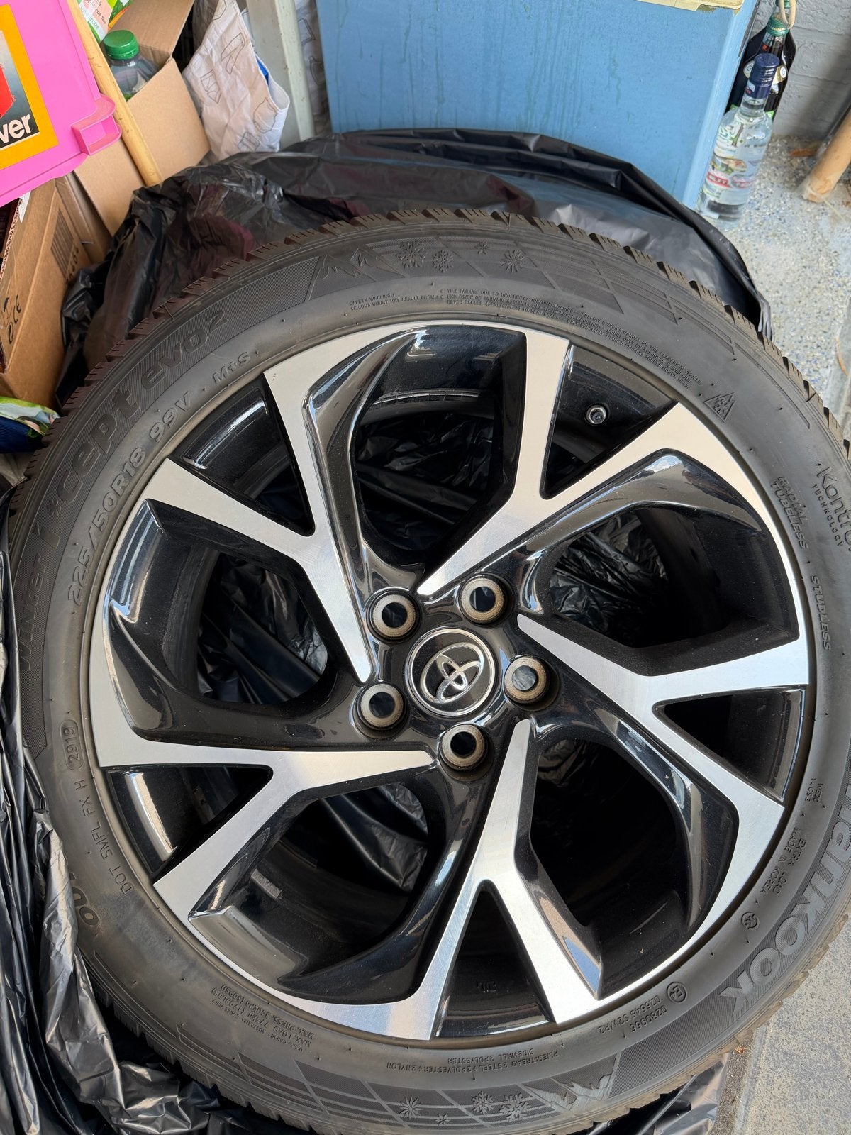 Toyota C-HR GR Bi tone 18” velgen met Hankook winterbanden, Auto-onderdelen, Banden en Velgen, Ophalen, 18 inch, Gebruikt, Banden en Velgen