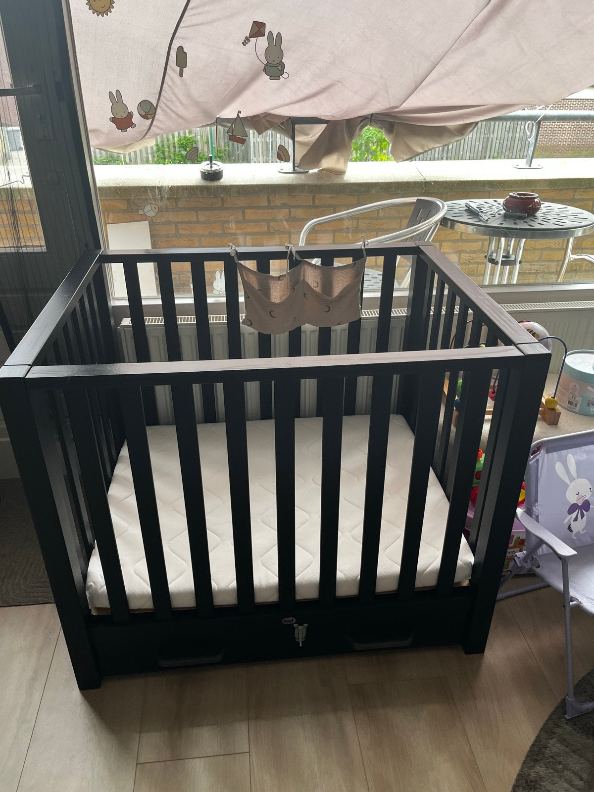 TWF box Zwart met Matras, Kinderen en Baby's, Babywiegjes en Ledikanten, Ophalen, Gebruikt, Ledikant