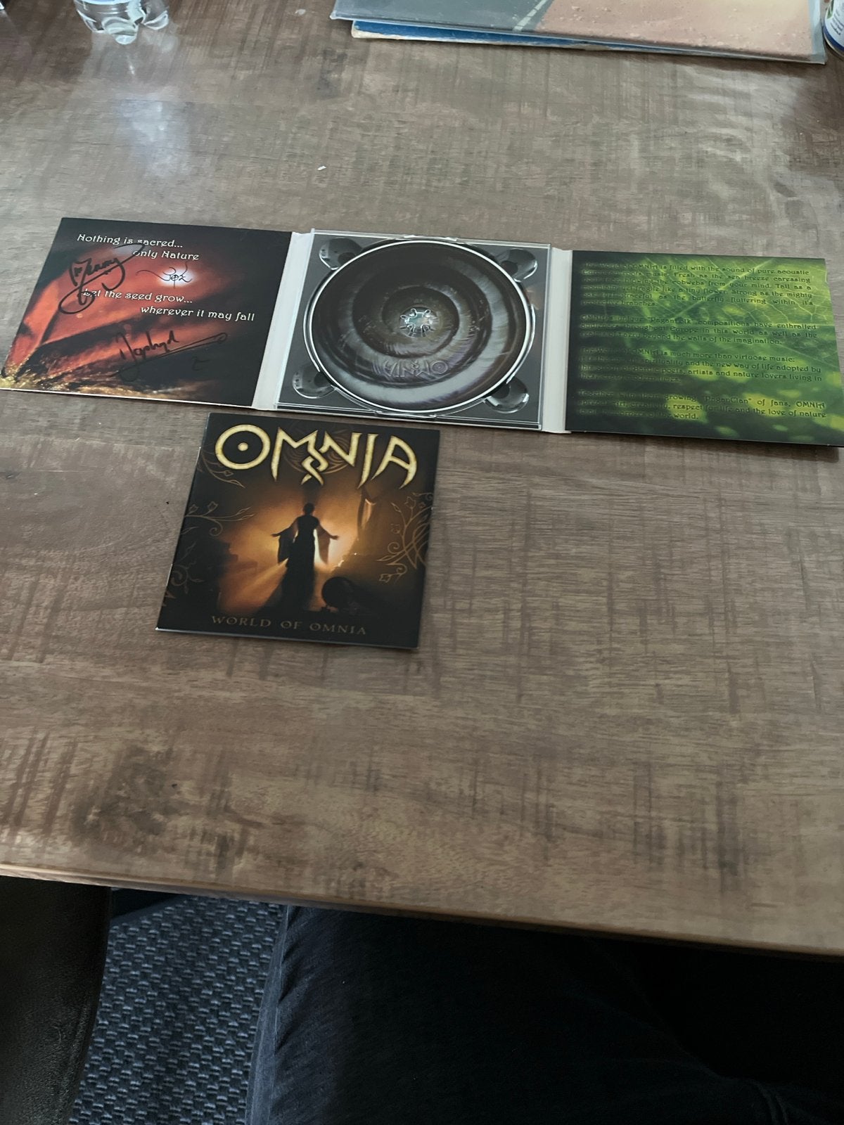 Omnia CD - World of Omnia - Gesigneerd, Cd's en Dvd's, Ophalen of Verzenden, Zo goed als nieuw, Album, Gesigneerd