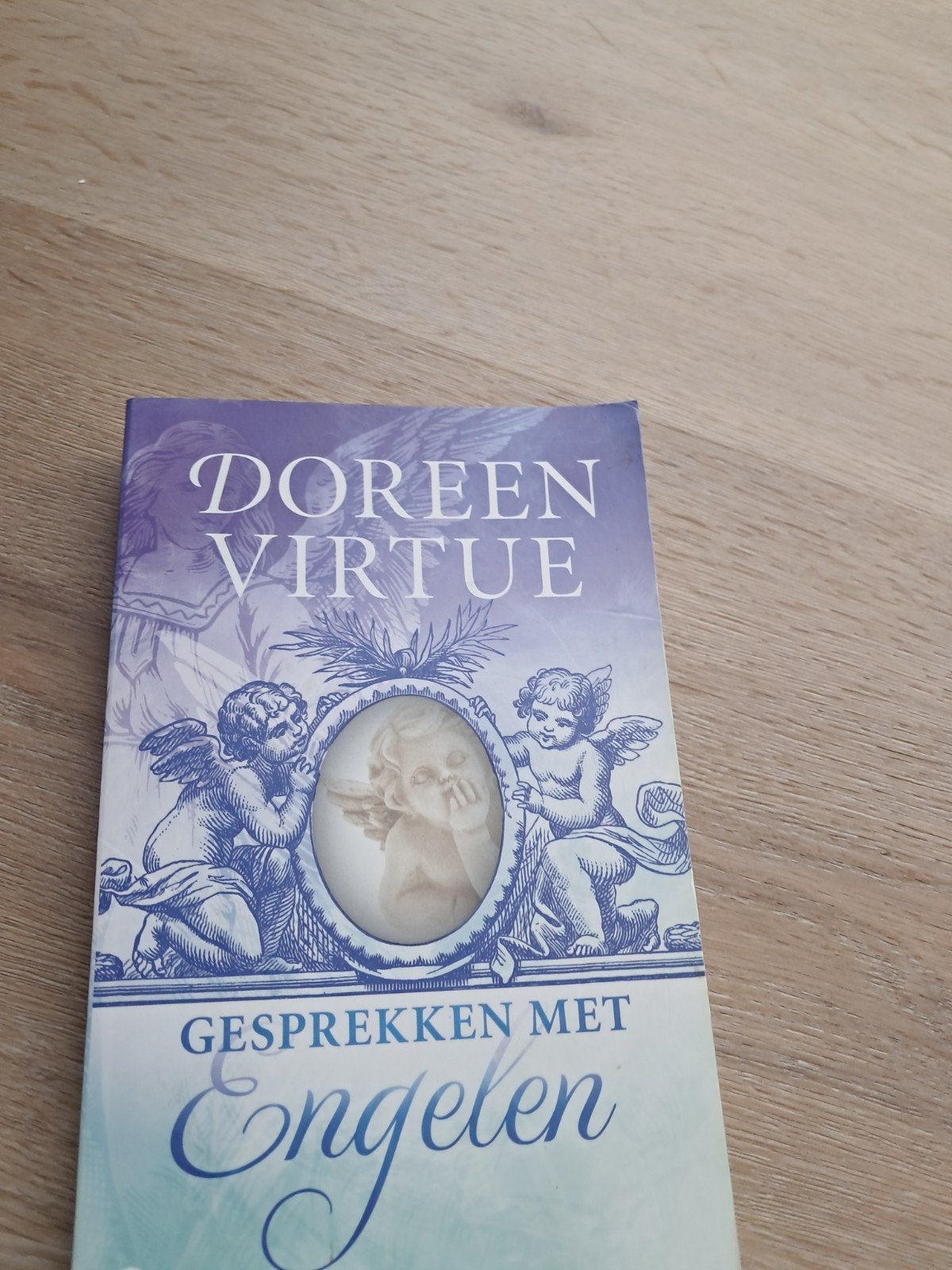 Doreen Virtue - Gesprekken met Engelen, Achtergrond en Informatie, Spiritualiteit algemeen, Ophalen of Verzenden, Zo goed als nieuw