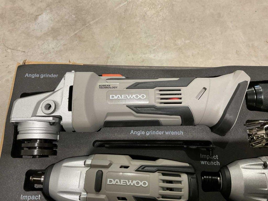 Daewoo u-force 4 in 1 accu gereedschapsset in lade nieuw ‼️, Ophalen, Nieuw, 600 watt of meer, Boor- en Schroefmachine