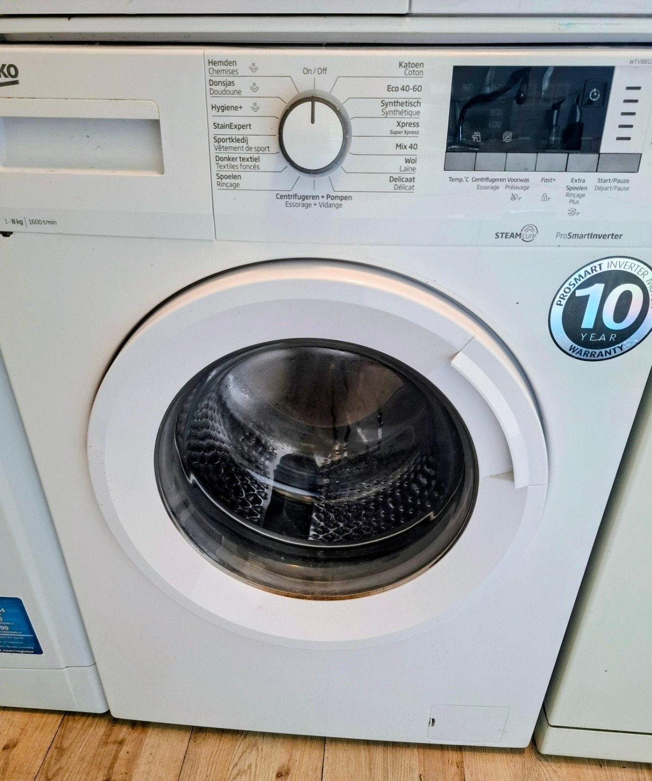 Wasmachine 8 kg digitaal - 3 jaar oud, 6 tot 8 kg, Ophalen, 1200 tot 1600 toeren, 85 tot 90 cm