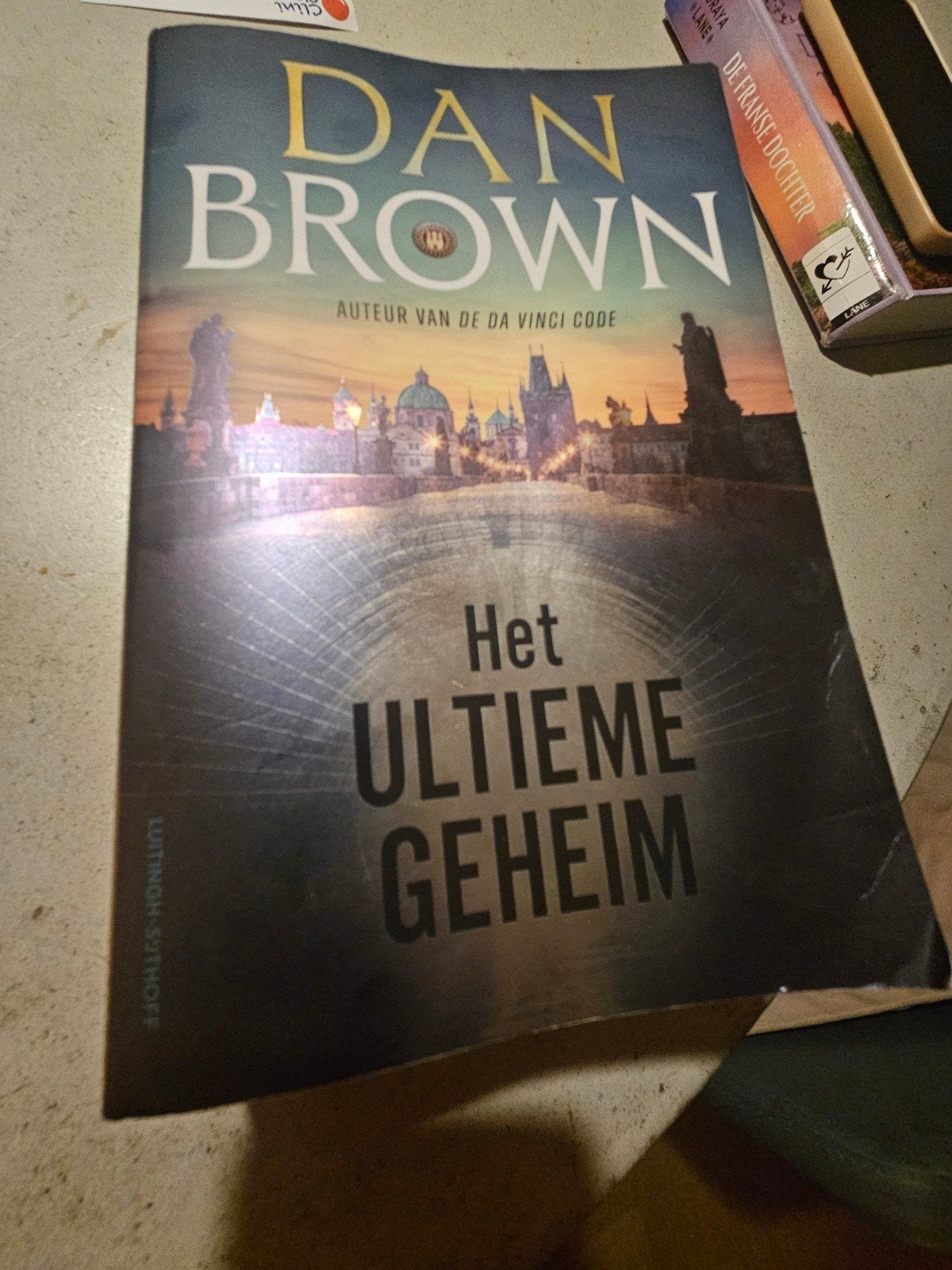 dan brown paperback het ultieme geheim, Ophalen of Verzenden, Zo goed als nieuw