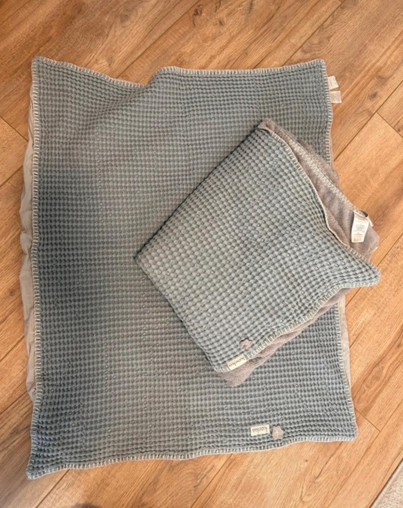 2 Koeka dekens wafelstof lichtblauw/grijs, Kinderen en Baby's, Dekens, Slaapzakjes en Inbakerproducten, Zo goed als nieuw, Deken