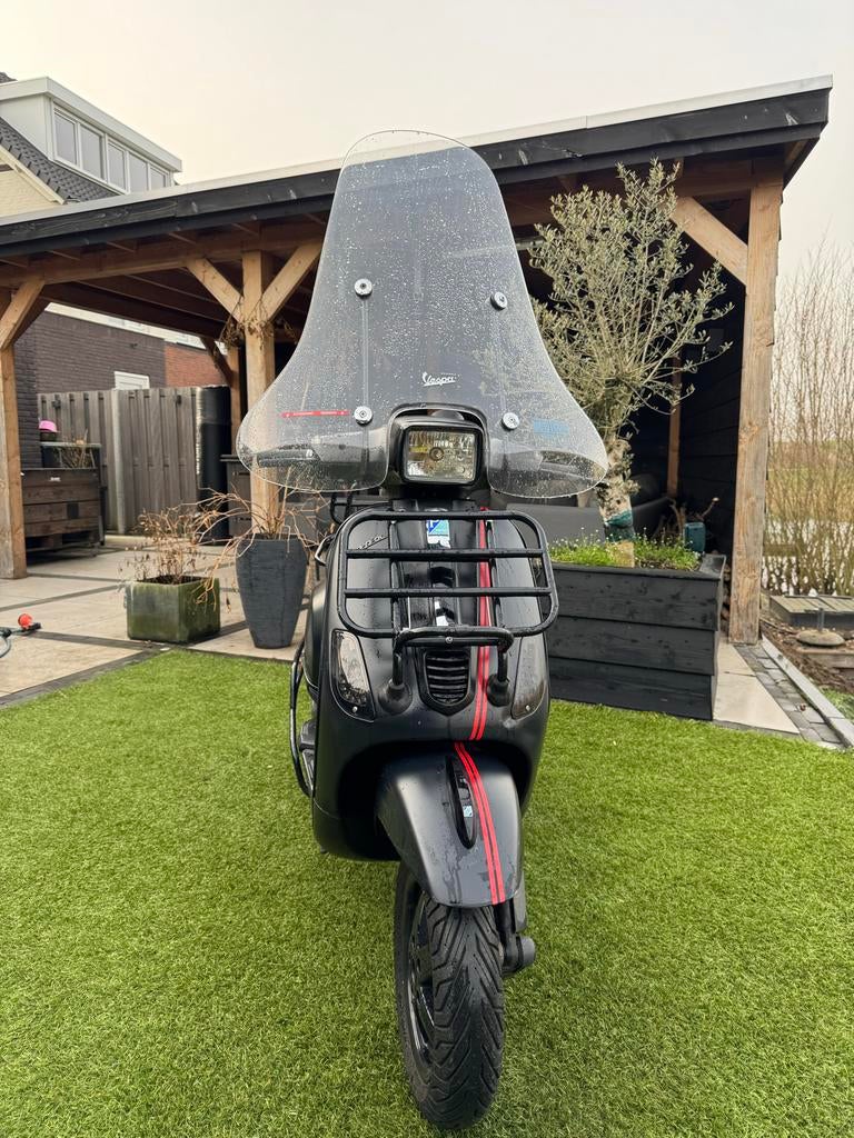 Vespa S Piaggio 2013 - Mat Zwart, Fietsen en Brommers, Scooters | Vespa, Zo goed als nieuw, Vespa S, Benzine, Ophalen of Verzenden