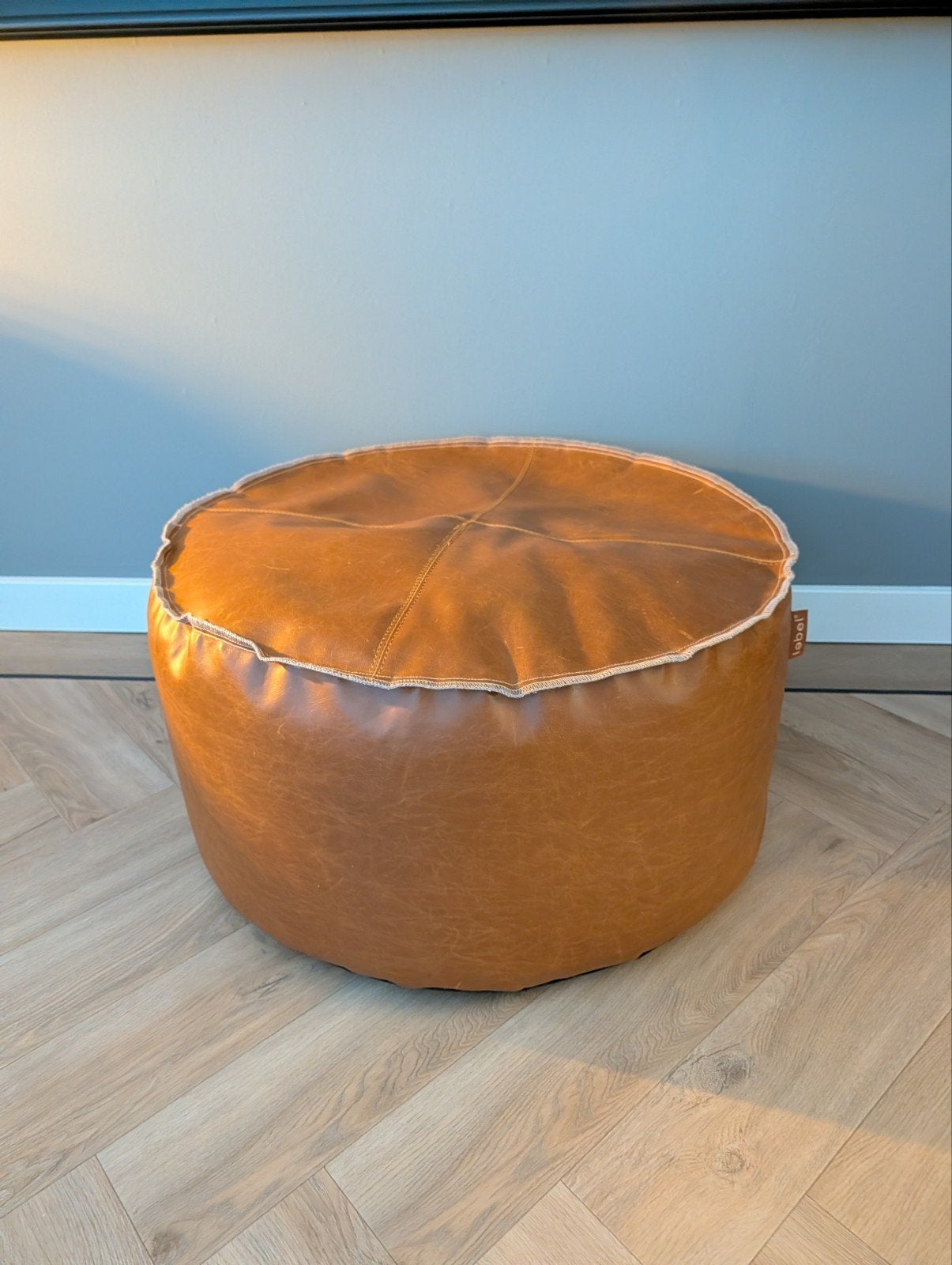 Cognac kleurige poef - ca. 60 cm diameter, 30 cm hoog, Ophalen of Verzenden, Rond, 50 tot 75 cm, 50 tot 75 cm