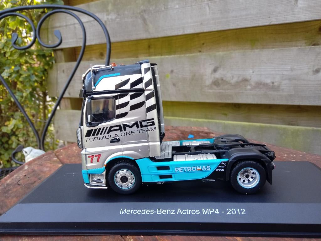 Mercedes-Benz Actros MP4 '12 1/43 Petronas, Hobby en Vrije tijd, Modelauto's | 1:43, Nieuw, Auto, Overige merken, Ophalen
