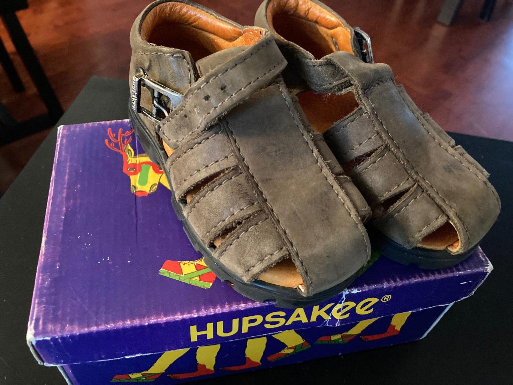 kinder schoenen HUPSAKEE sandalen donker bruin maat 21, Kinderen en Baby's, Kinderkleding | Schoenen en Sokken, Ophalen of Verzenden