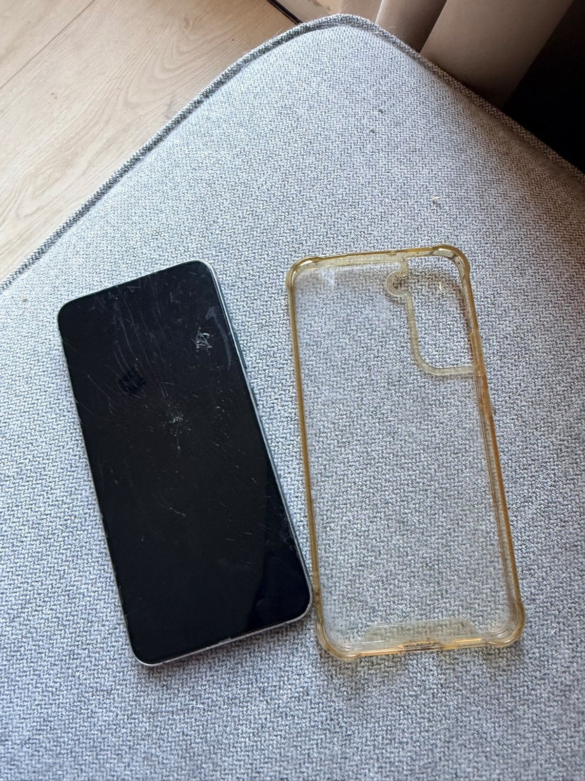 Foto 4 van Samsung S22 256GB beschadigd