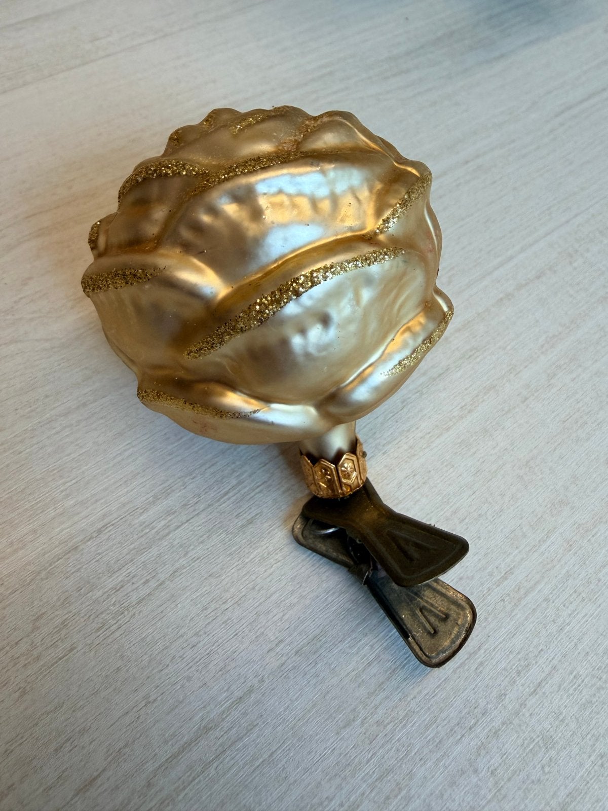 Vintage oude kerstbal roos op knijper, Ophalen