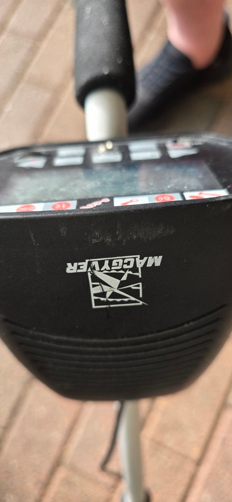 MacGyver Metaaldetector met 2 nieuwe Duracell baterijen, Gebruikt, 30 cm of minder, Instelbare gevoeligheid, Ophalen