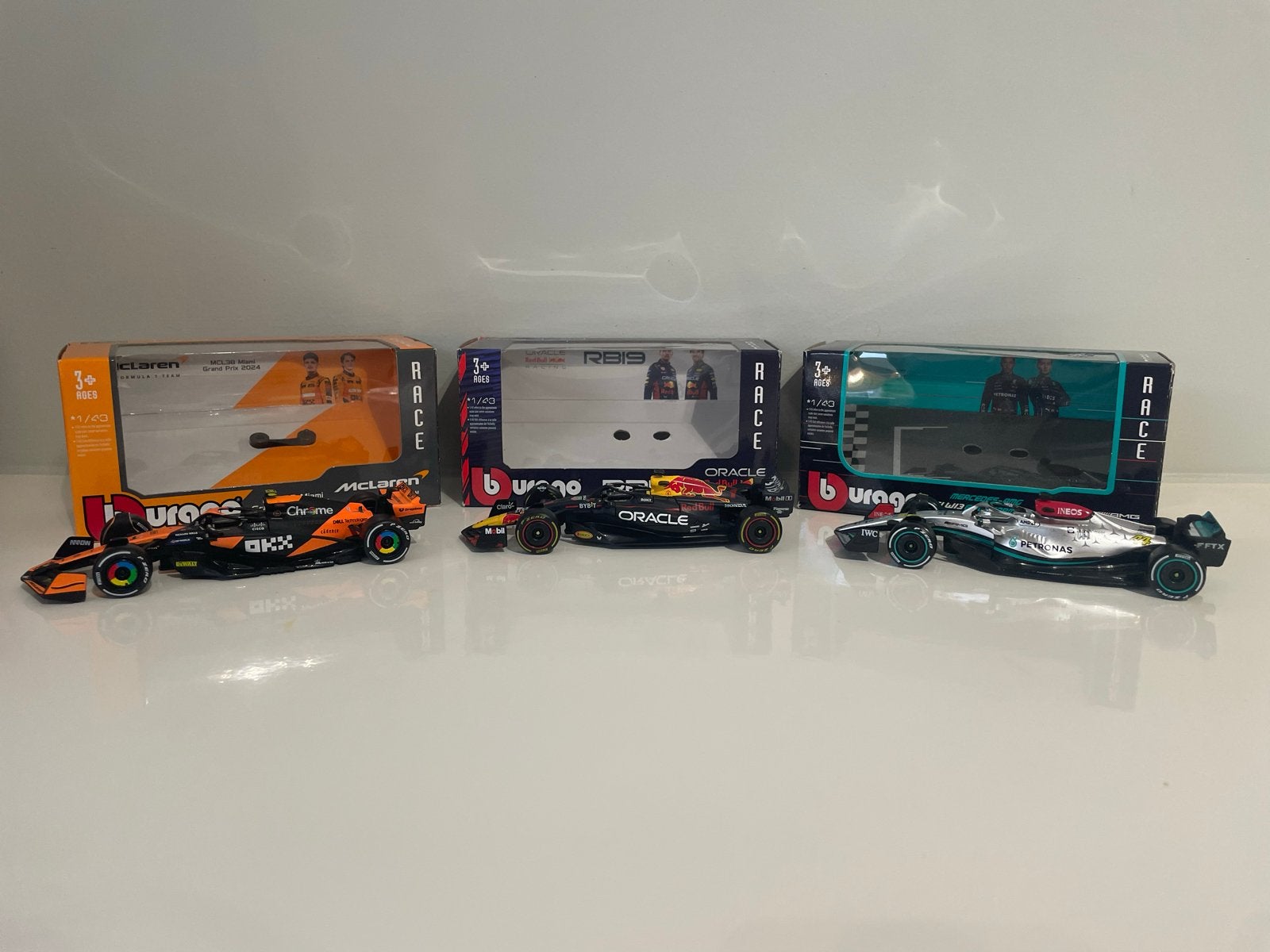 Burago Formule 1 Modelauto's, Hobby en Vrije tijd, Modelauto's | 1:43, Ophalen of Verzenden, Zo goed als nieuw, Auto