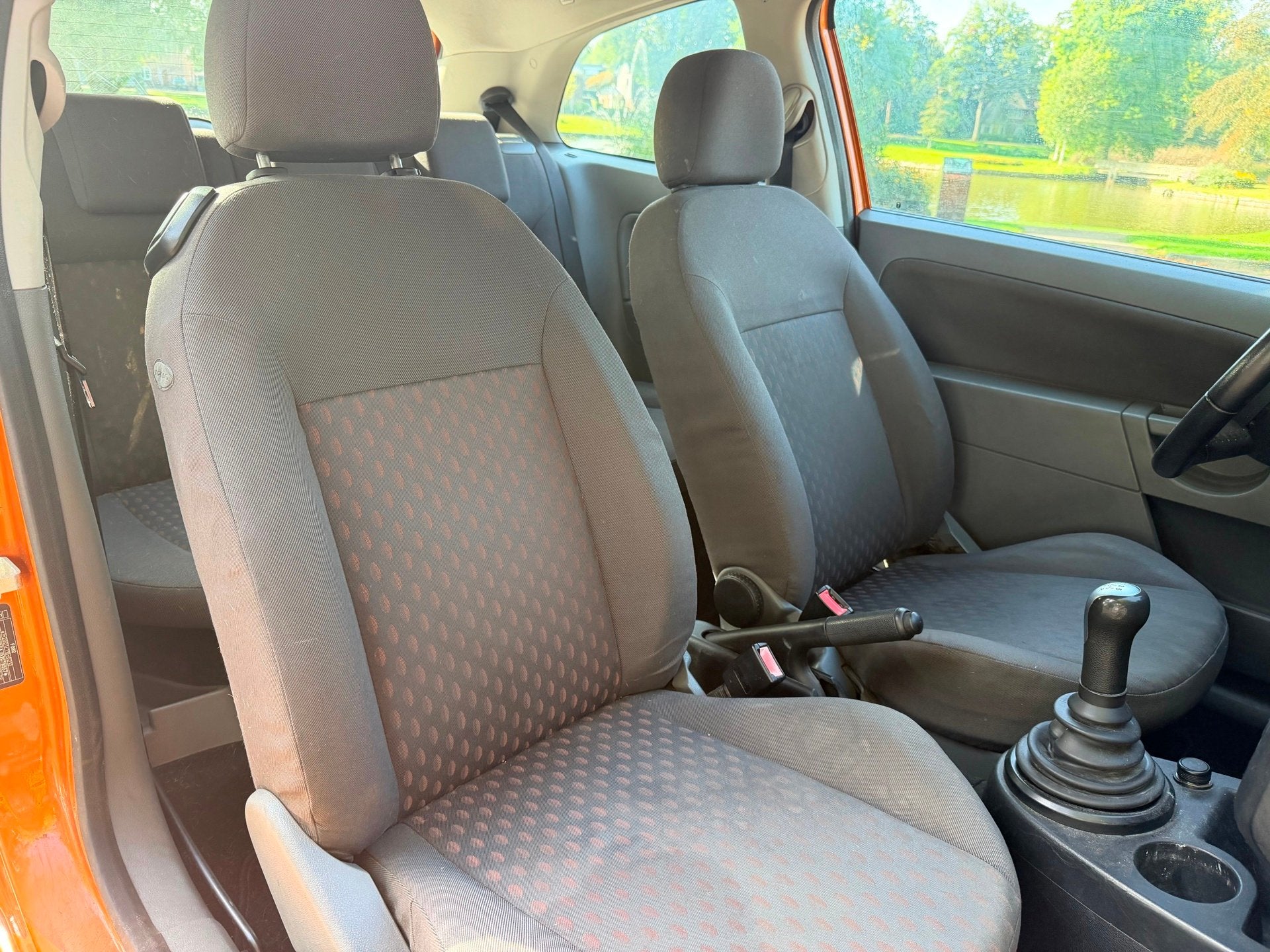 Foto 7 van Ford Fiesta 1.6-16V First Edition | Airco | Elektrische rame