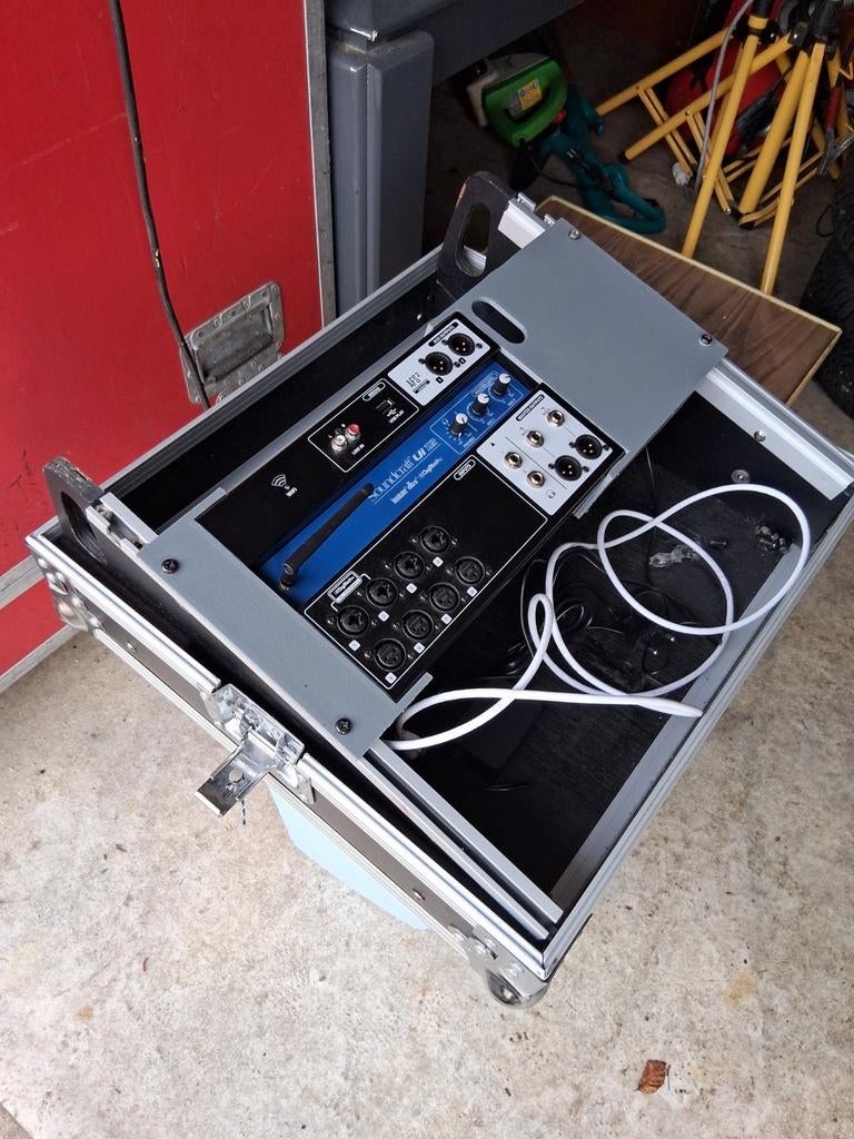 Soundcraft ui12 digitale mixer, Muziek en Instrumenten, Mengpanelen, Ophalen of Verzenden, Zo goed als nieuw