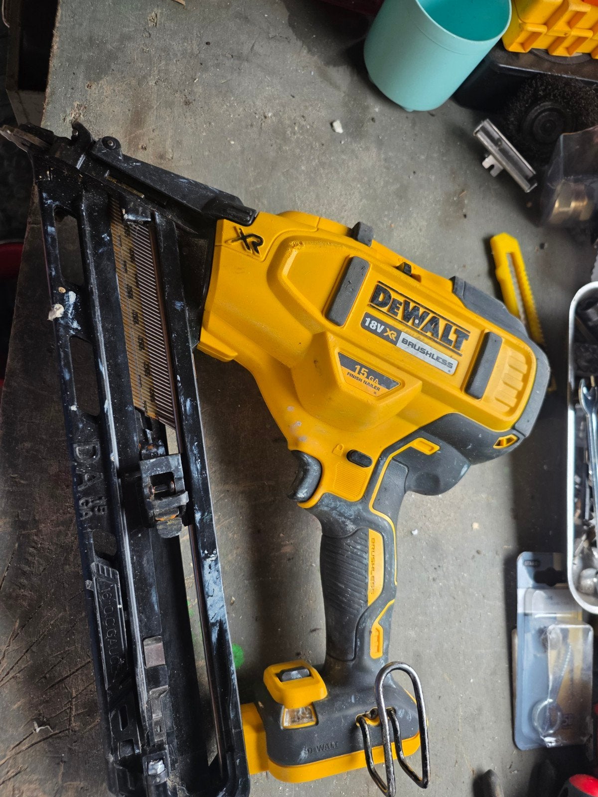 DeWalt 18V XR Brushless Tacker/Nietmachine (DA 15 GA), Ophalen of Verzenden, Gebruikt, Tacker/nietmachine, DeWalt