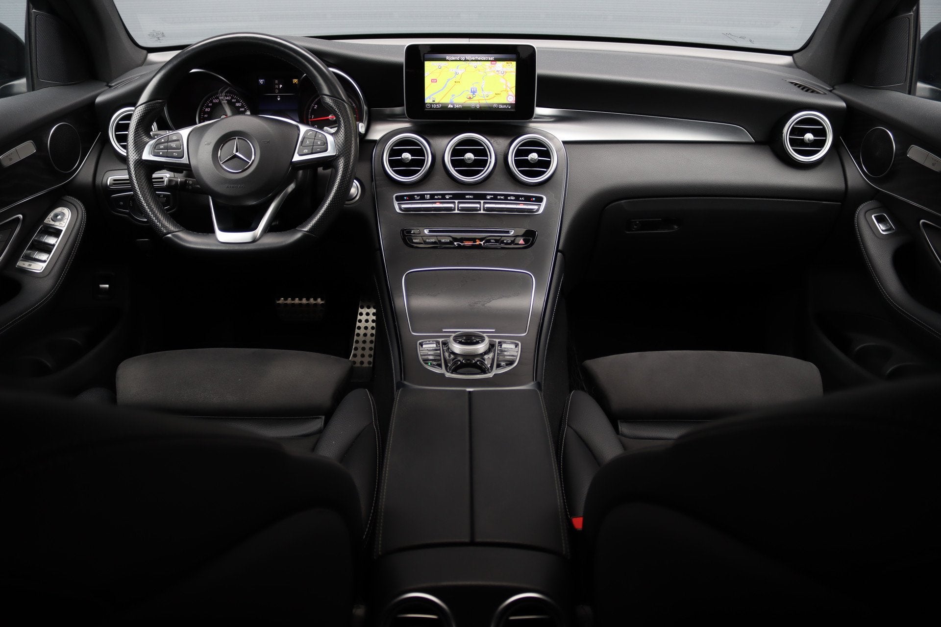 Mercedes-Benz GLC Coupé 250 4MATIC AMG Line | Schuifdak | D, Gebruikt, Blauw, Bedrijf, Vierwielaandrijving