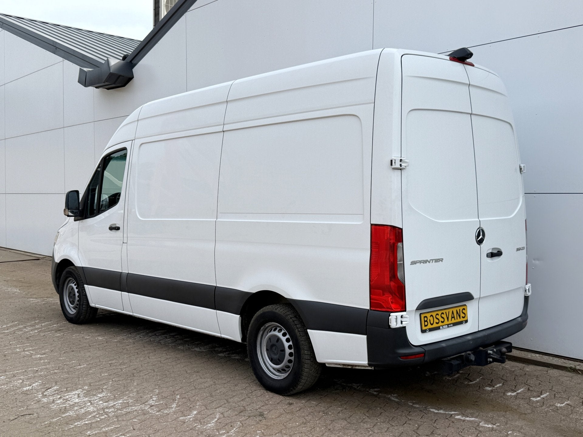 Mercedes-Benz Sprinter 319 3.0 V6 6-cilinder L2H2 10-Inch MB, Auto's, Gebruikt, Zwart, 190 pk, Bedrijf