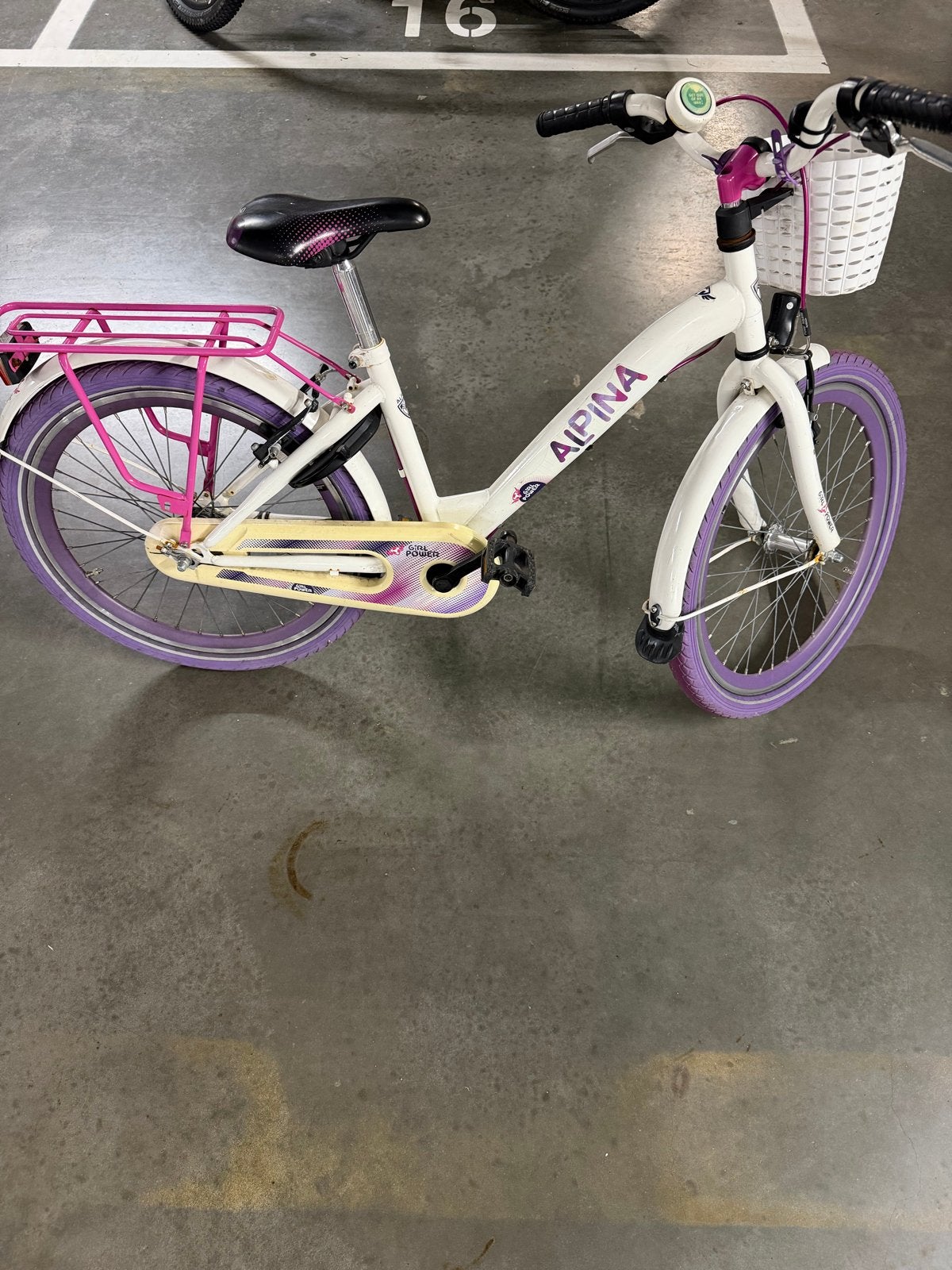Alpina kinderfiets 21 inch - Wit/Paars, Fietsen en Brommers, Fietsen | Meisjes, Ophalen, Velgrem, Handrem, Gebruikt