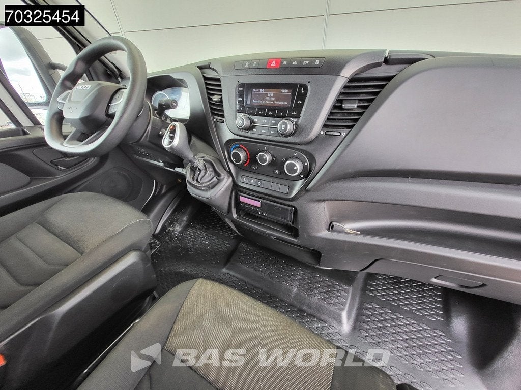 Iveco Daily 72C18 3.0L Automaat 1000KG Laadklep Luchtvering, Auto's, Automaat, Stof, Gebruikt, Euro 6