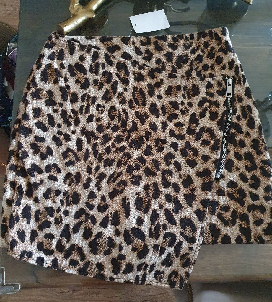 Rokje  loopt symmetrisch nieuw!, Maat 38/40 (M), Overige kleuren, Verzenden, Nieuw