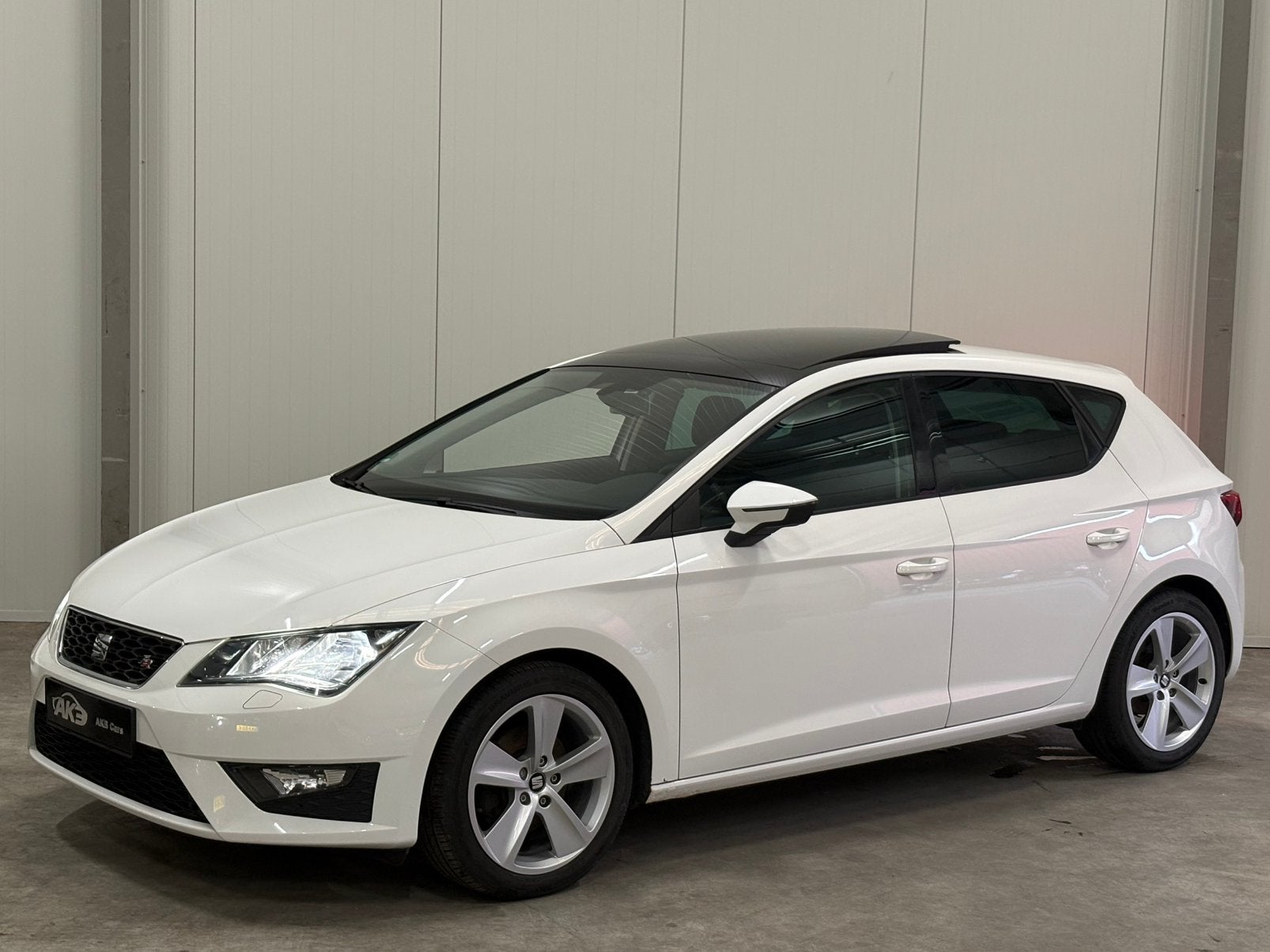 Seat Leon 1.4 TSI FR /AIRCO/PANORAMA/CRUISE/APK/GARANTIE/APK, Auto's, Seat, 125 pk, 4 cilinders, Leon, Leder en Stof