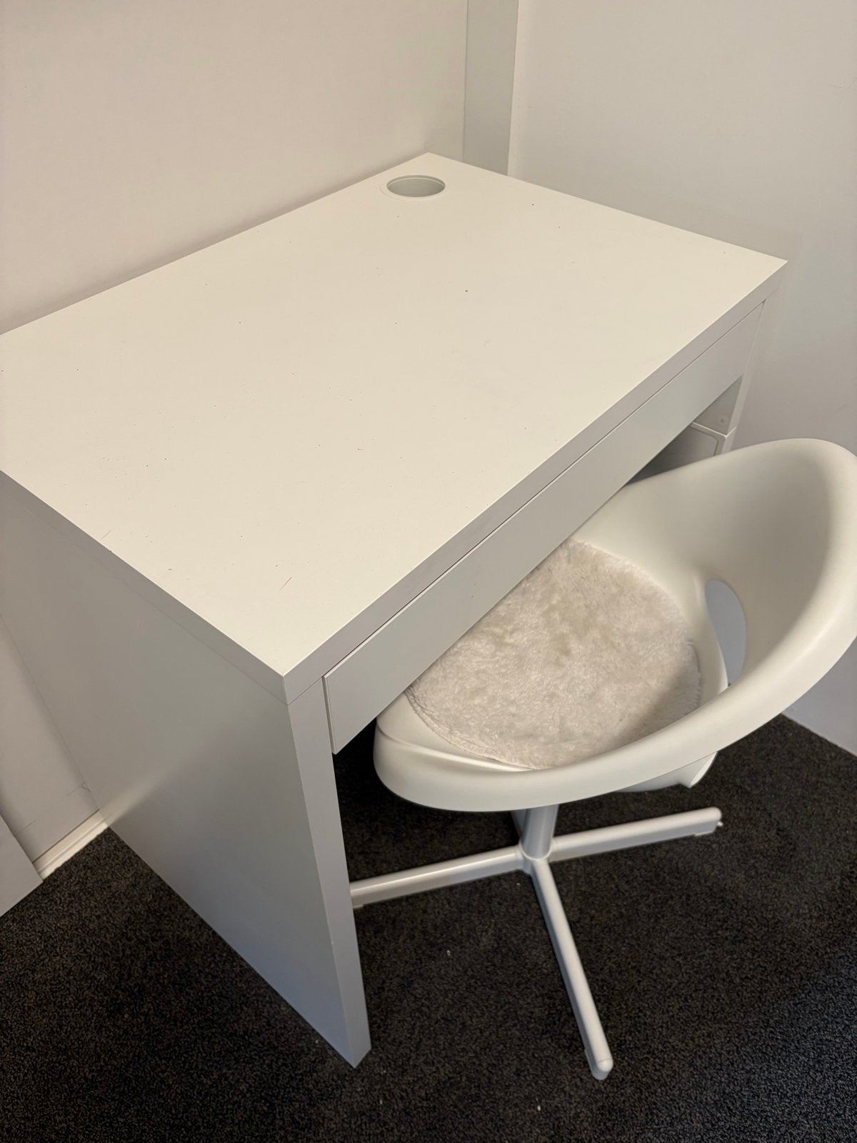 IKEA Micke Bureau Wit met Lade en Kabelgoot, Kinderen en Baby's, Kinderkamer | Overige Meubels, Gebruikt, Ophalen