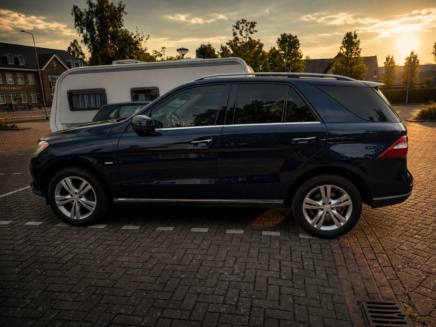 Mercedes-Benz M-Klasse ML350 Bluetec 4MATIC 2012 Blauw, Automaat, Blauw, 2159 kg, Leder
