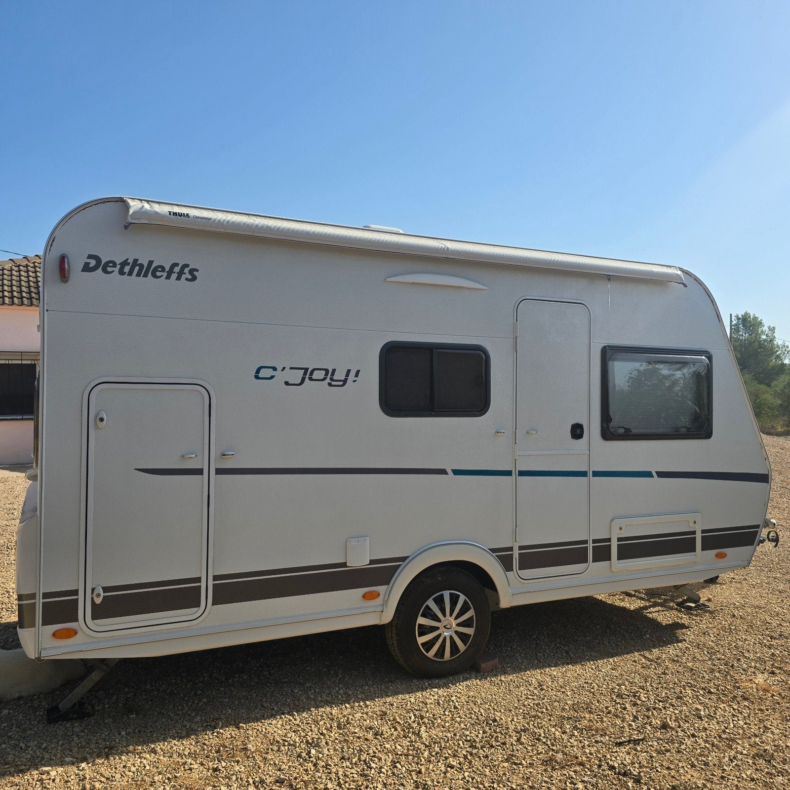 Dethleffs C'joy 410 (2023) stapelbed in Spanje, Caravans en Kamperen, Particulier