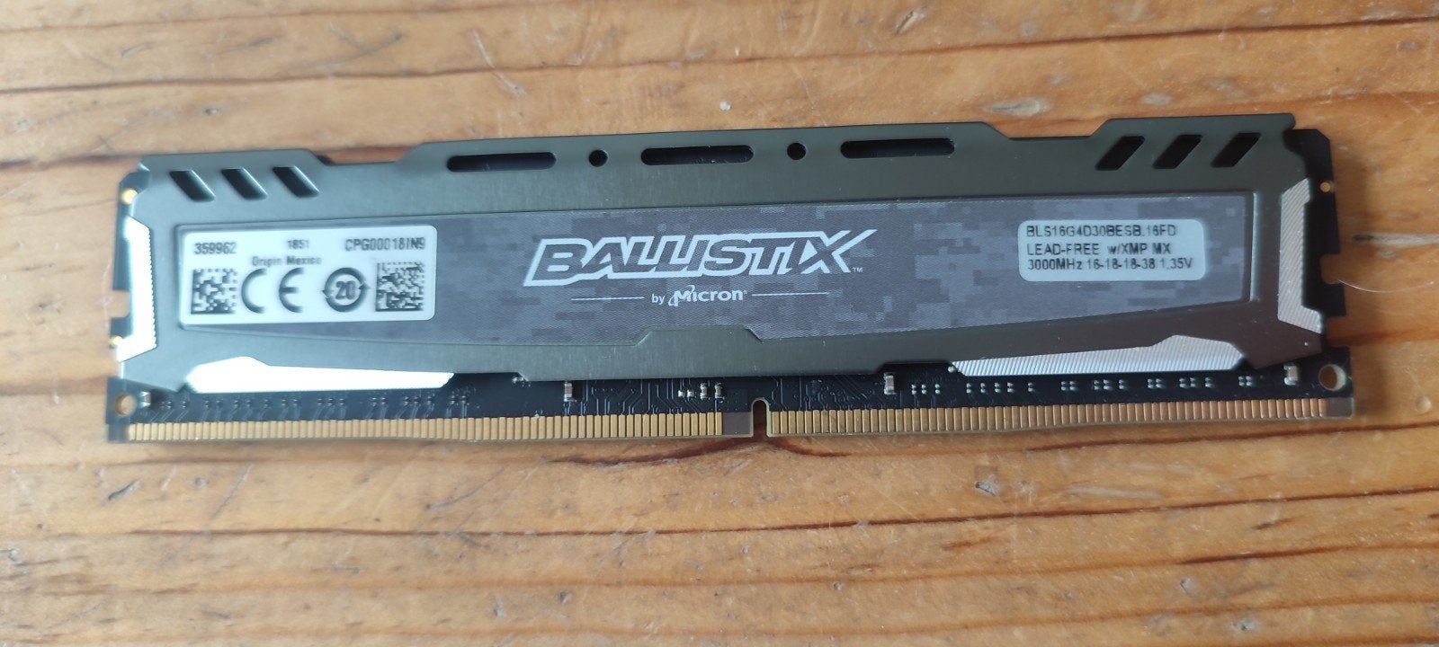 16Gb Micron Ballistix DDR4 3000Mhz, DDR4, Ophalen of Verzenden, Desktop, Niet werkend