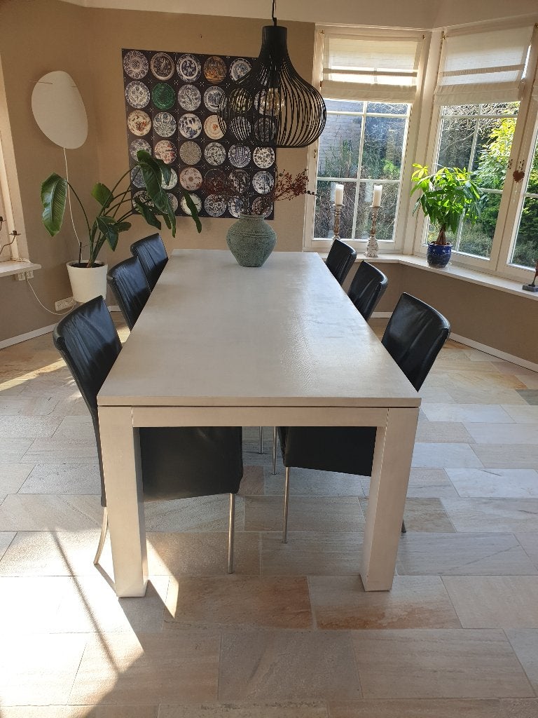 Eetkamertafel met 6 zwart leren stoelen (Enzo Luca), Huis en Inrichting, Complete eetkamers, Ophalen, Gebruikt, 4 tot 6 stoelen