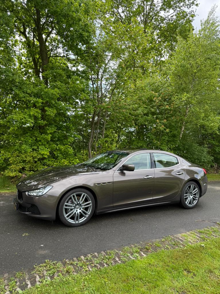 Maserati Ghibli 3.0 D 2015 Bruin, Auto's, Achterwielaandrijving, Beige, Bruin, 2987 cc