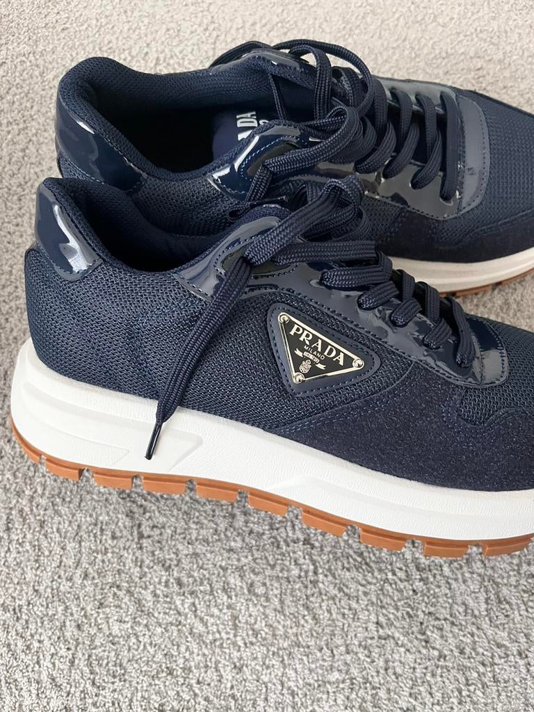 Prada schoenen!, Blauw, Nieuw, Ophalen of Verzenden, Sneakers of Gympen