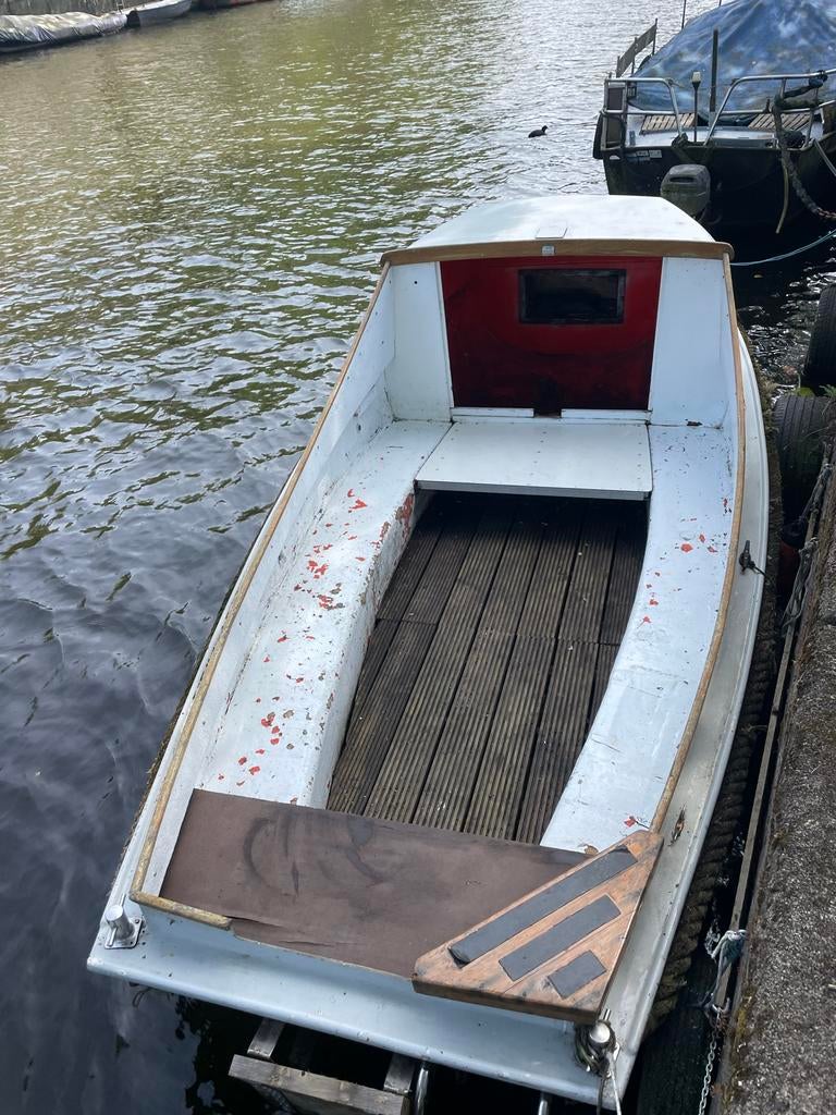 Boot met kajuitje - ideaal voor grachten, Ophalen, Gebruikt, Buitenboordmotor