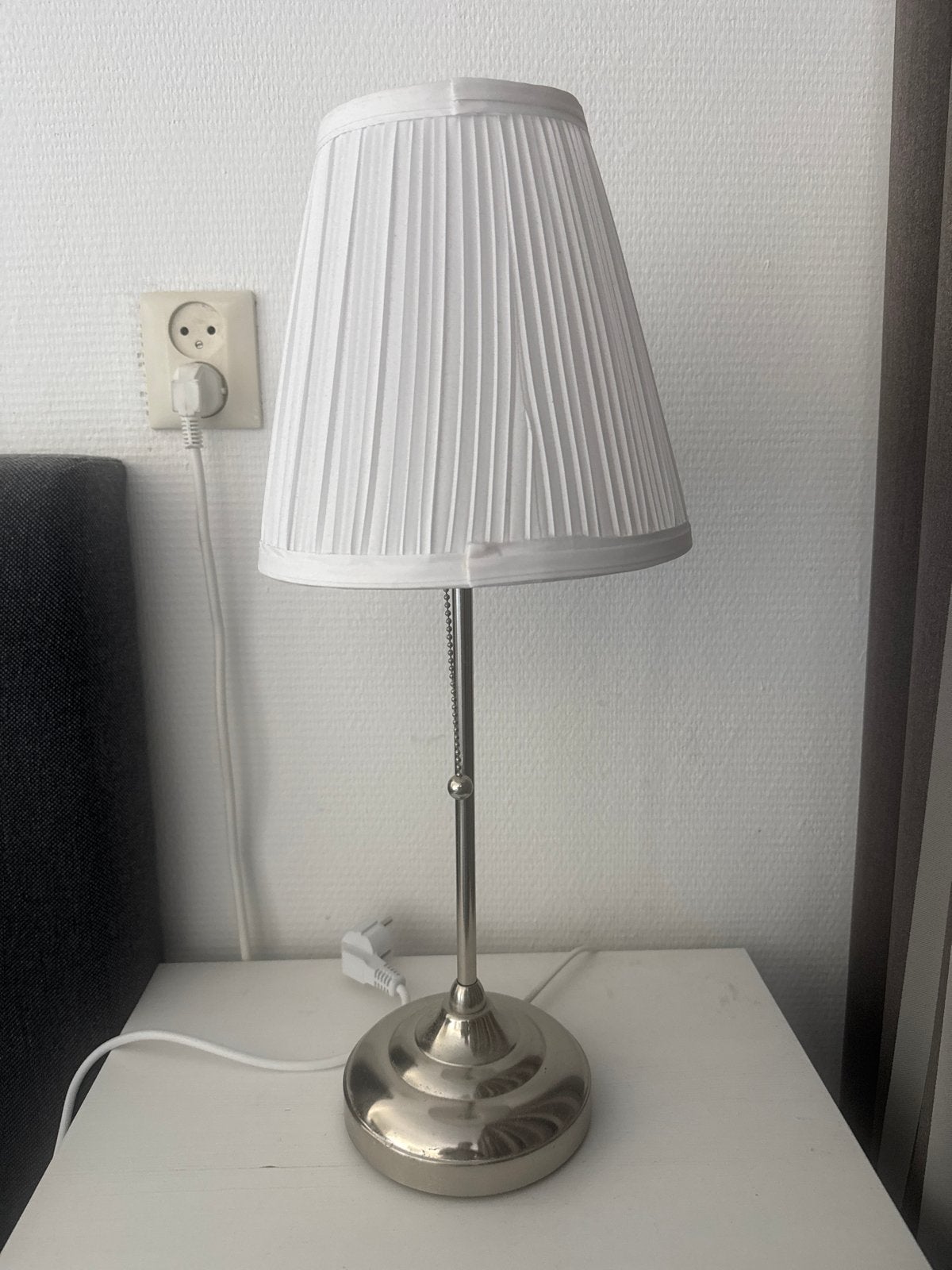 Witte tafellamp met plissé kap x2, Ophalen, Met schakelaar, Gebruikt, Overige merken