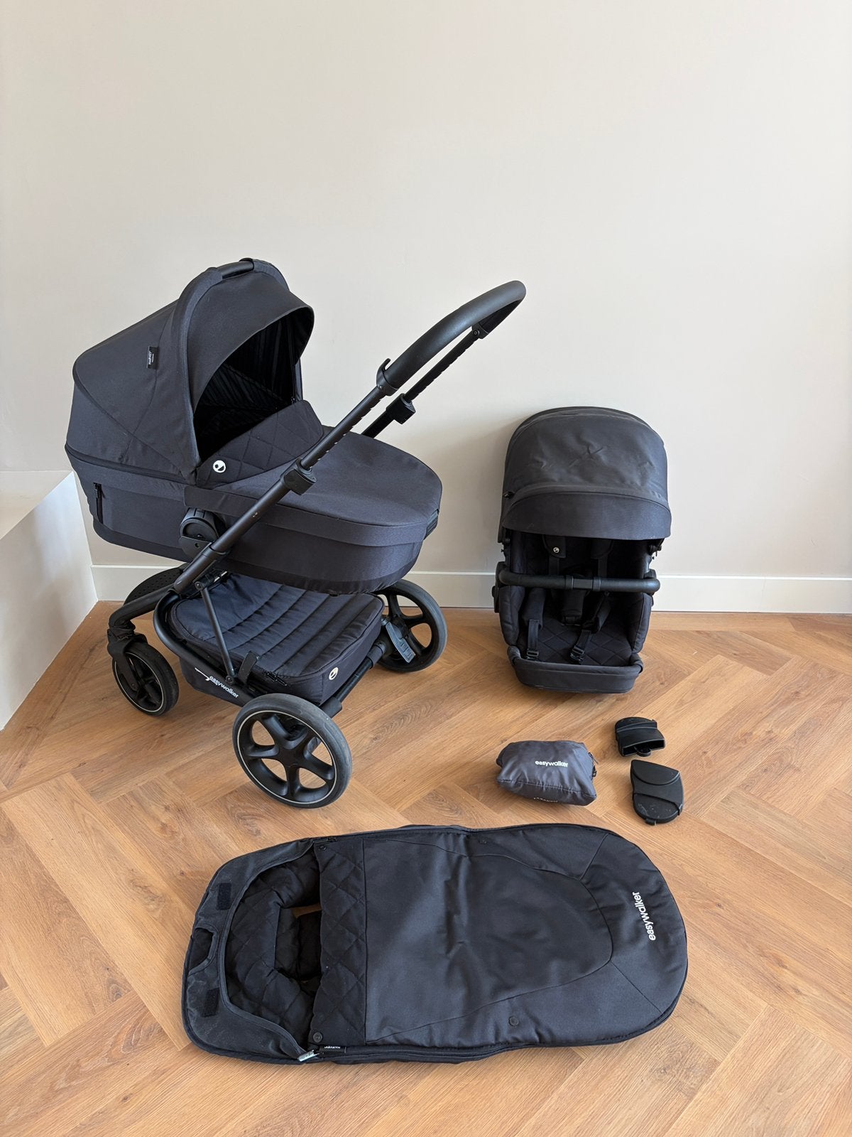 Easywalker Harvey 3 Premium zwart kinderwagen, Gebruikt, Met reiswieg, Ophalen, Kinderwagen